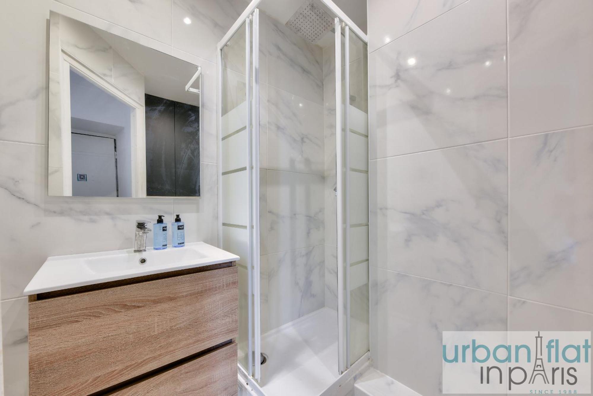 04 Best Flat Montorgeuil 3 Paris Exterior photo